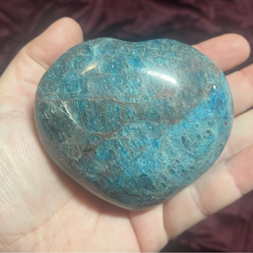 Blue apatite crystal heart - Picture 1 of 4
